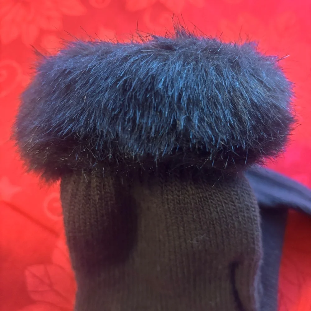 ❤️2/$15 or 3/$21❤️NWT Betmar New York Brown Knit Gloves w/Faux Fur Trim